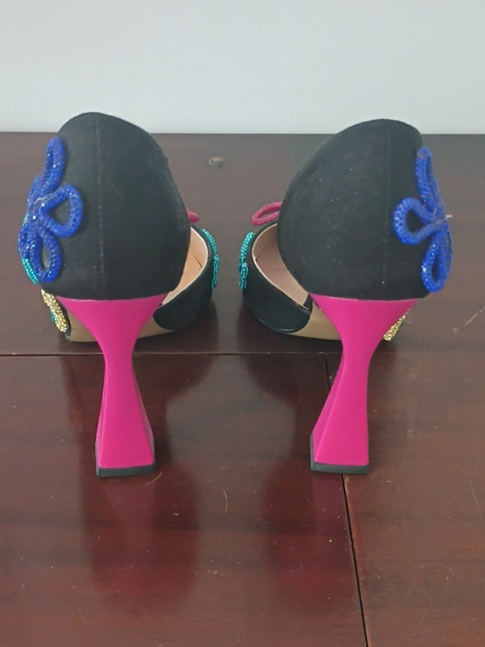 Betsey Johnson Black Pointed Pumps with Multicolor Beaded Flower Accents. Size 6 - Picture 4 of 5